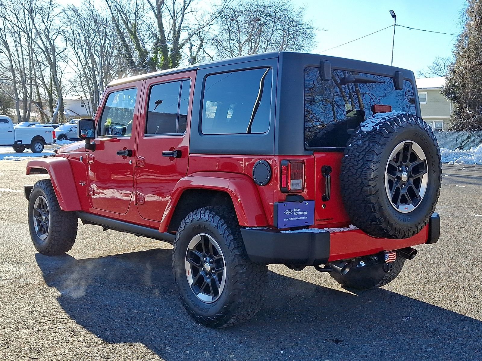 Used 2017 Jeep Wrangler Unlimited Sahara w/ Connectivity Group image 5