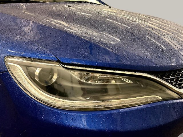 Used 2015 Chrysler 200 Limited FWD image 28