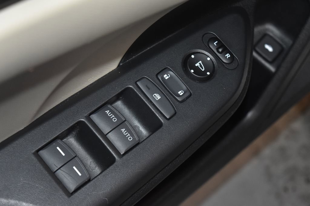 Used 2020 Honda Civic LX image 5