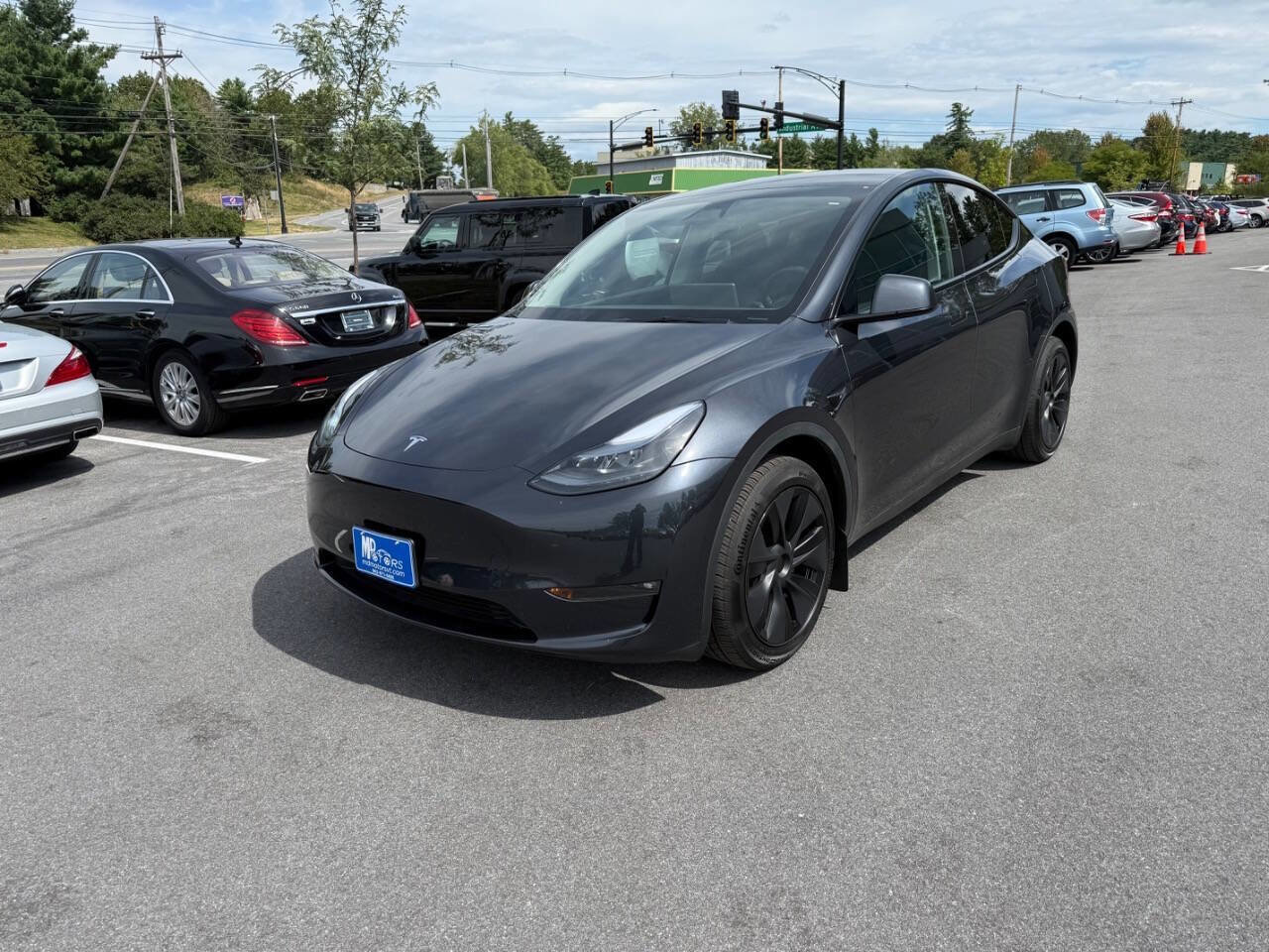 Used 2025 Tesla Model Y Long Range image 3