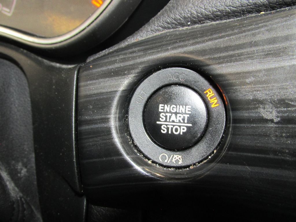 Used 2021 Jeep Grand Cherokee Laredo w/ Security & Convenience Group image 25