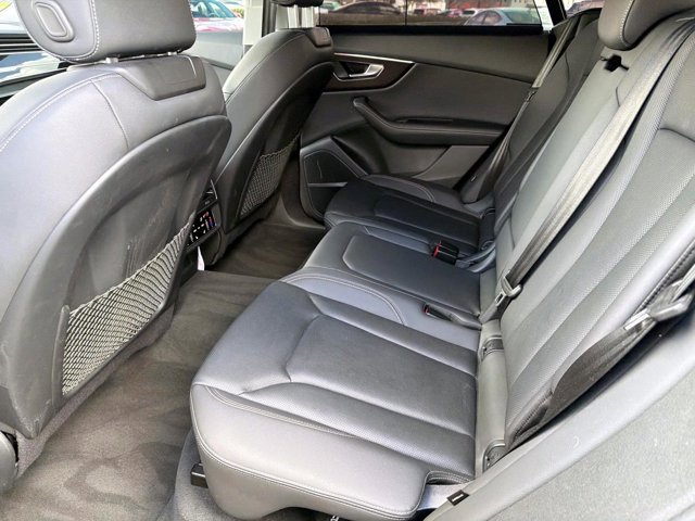 Used 2023 Audi Q8 Prestige image 12