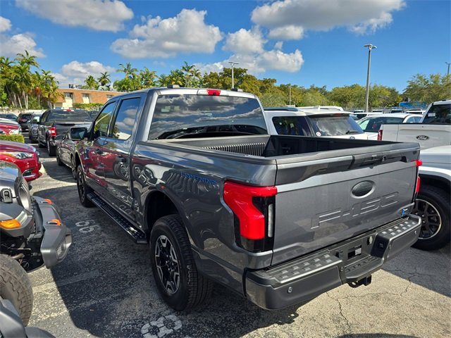 Used 2023 Ford F150 Lightning XLT image 4