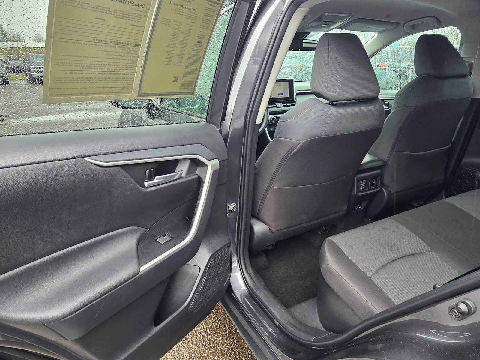 Used 2025 Toyota RAV4 XLE image 17