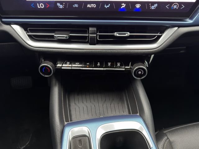 Used 2024 Chevrolet Equinox EV LT FWD image 21