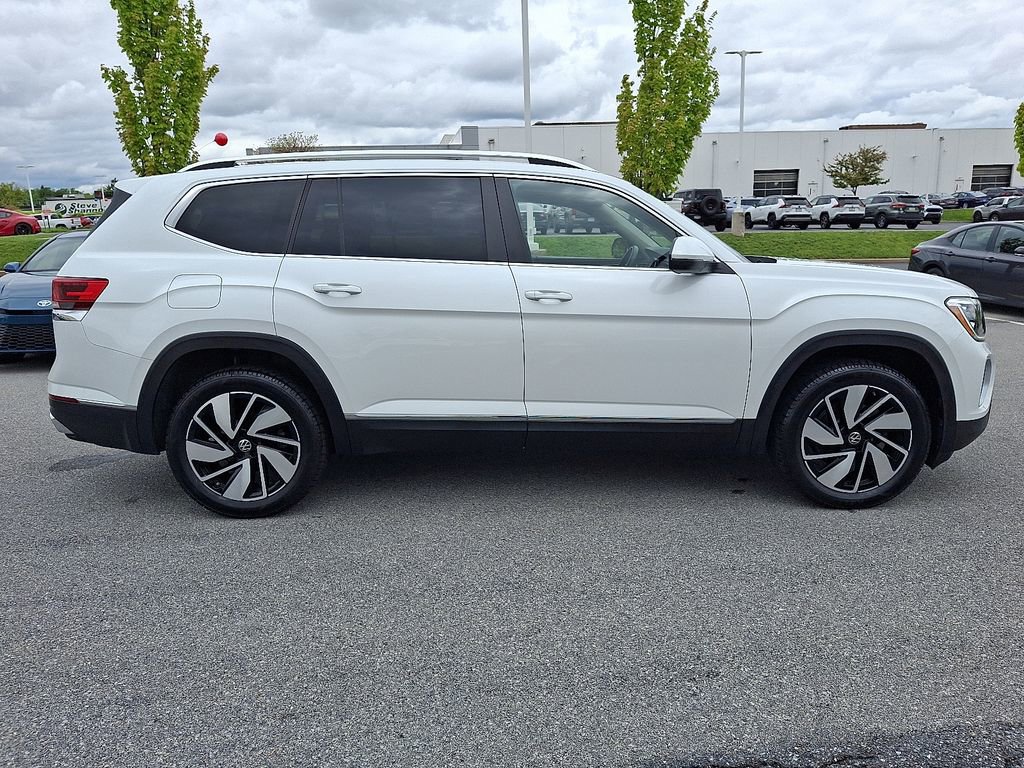 Used 2024 Volkswagen Atlas SEL AWD/4WD image 12