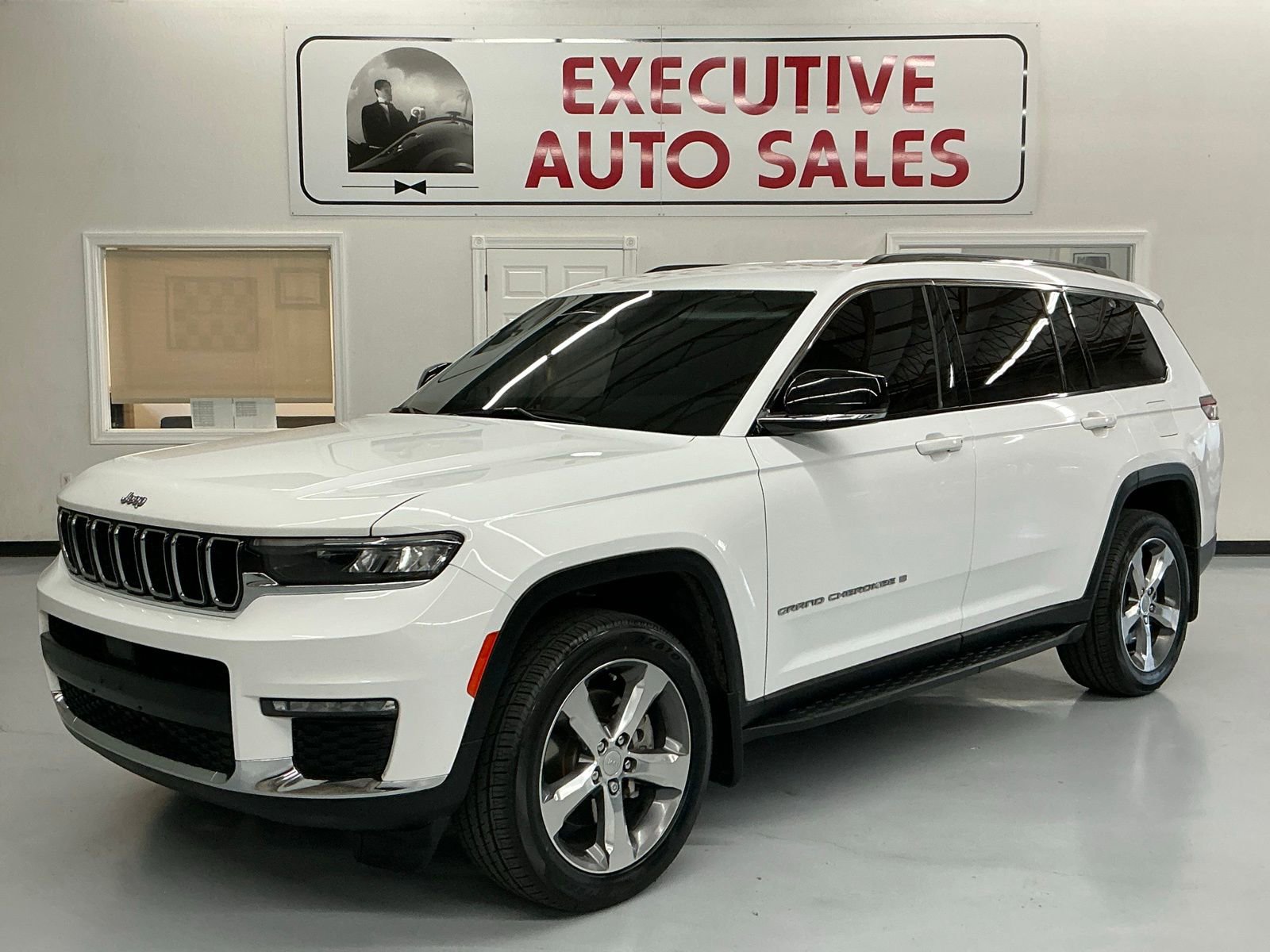 Used 2021 Jeep Grand Cherokee L Limited w/ MOPAR Finishing Package image 1