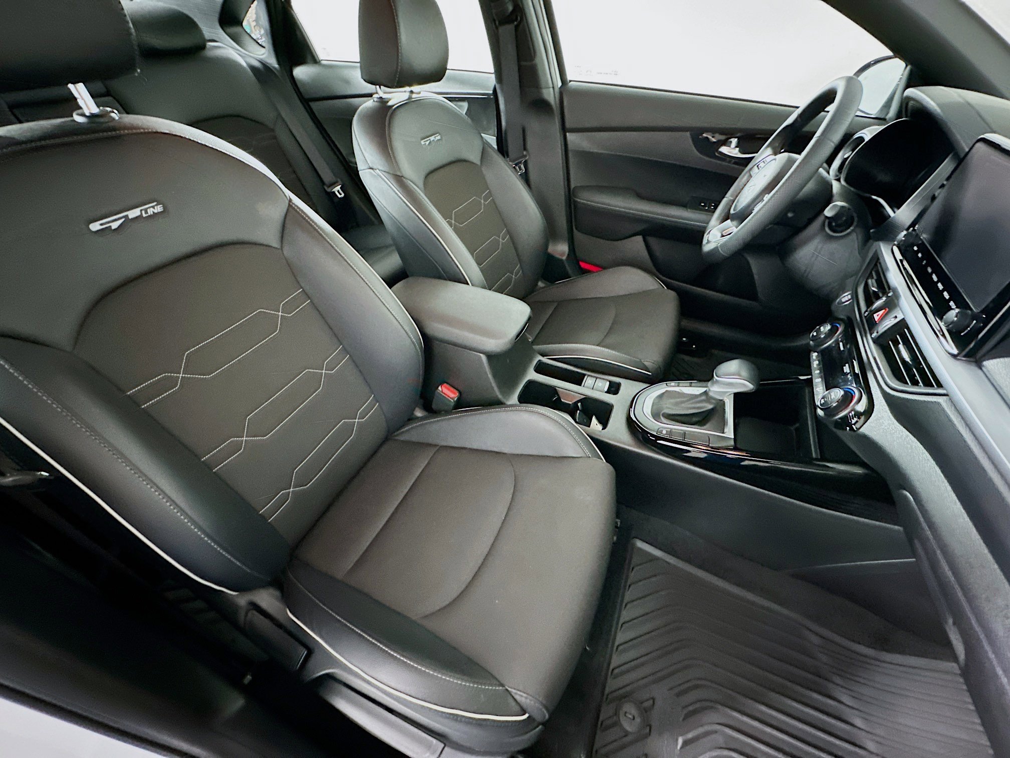 Used 2024 Kia Forte GT-Line image 30