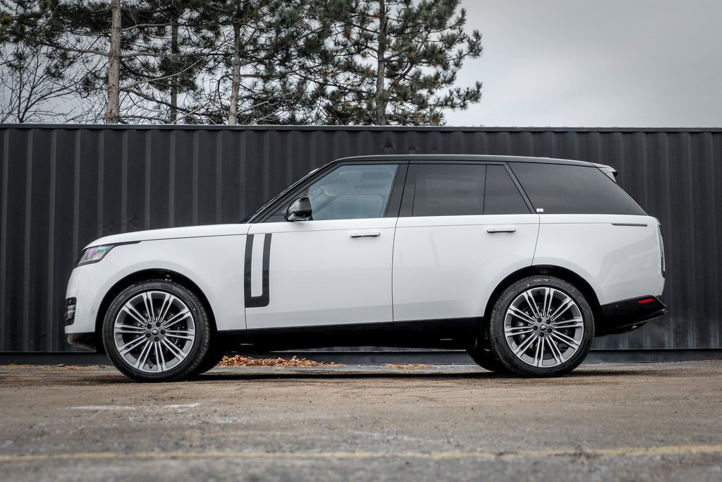 New 2025 Land Rover Range Rover SE image 3