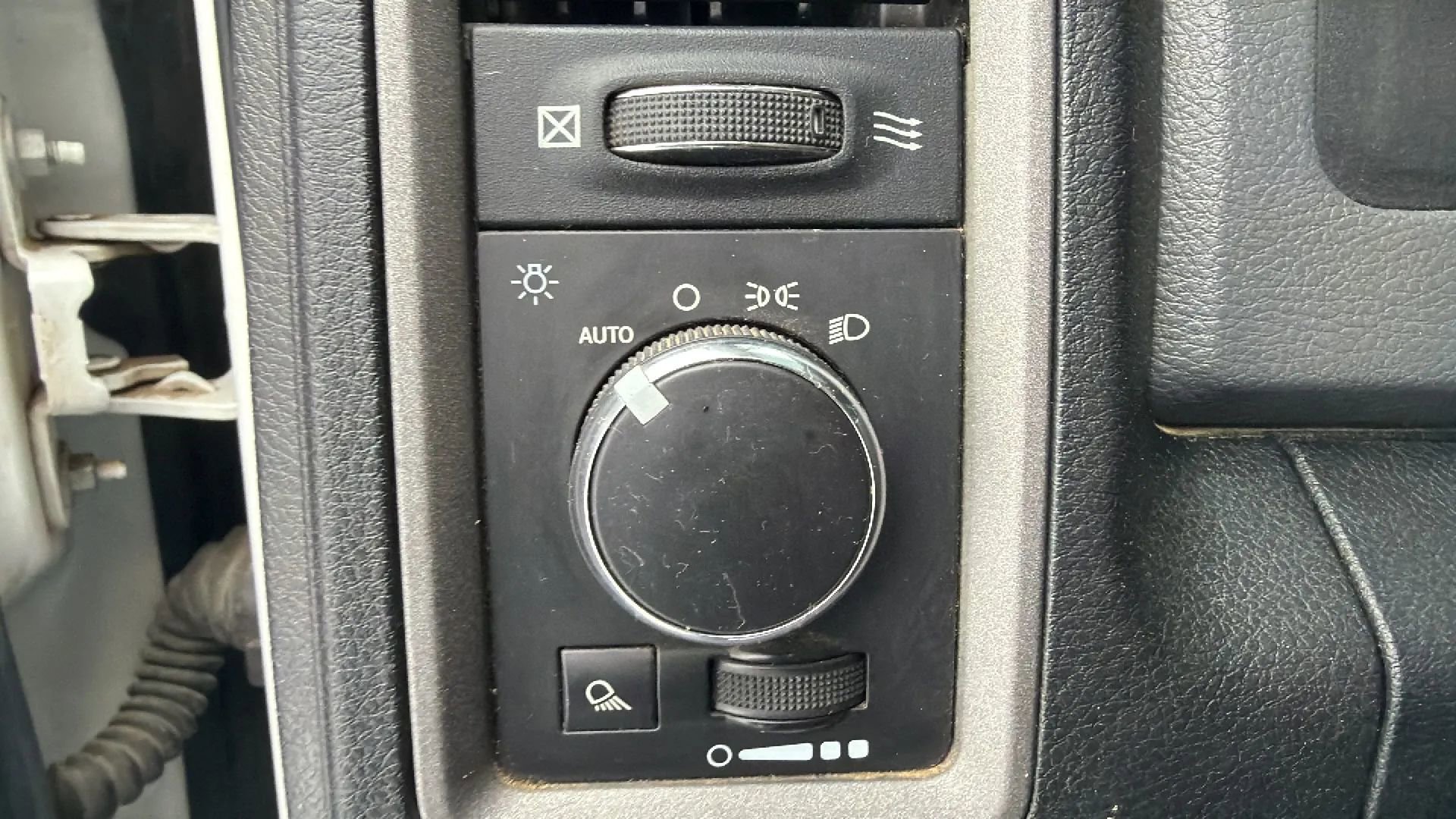 Used 2016 RAM 2500 Tradesman w/ Chrome Appearance Group image 18