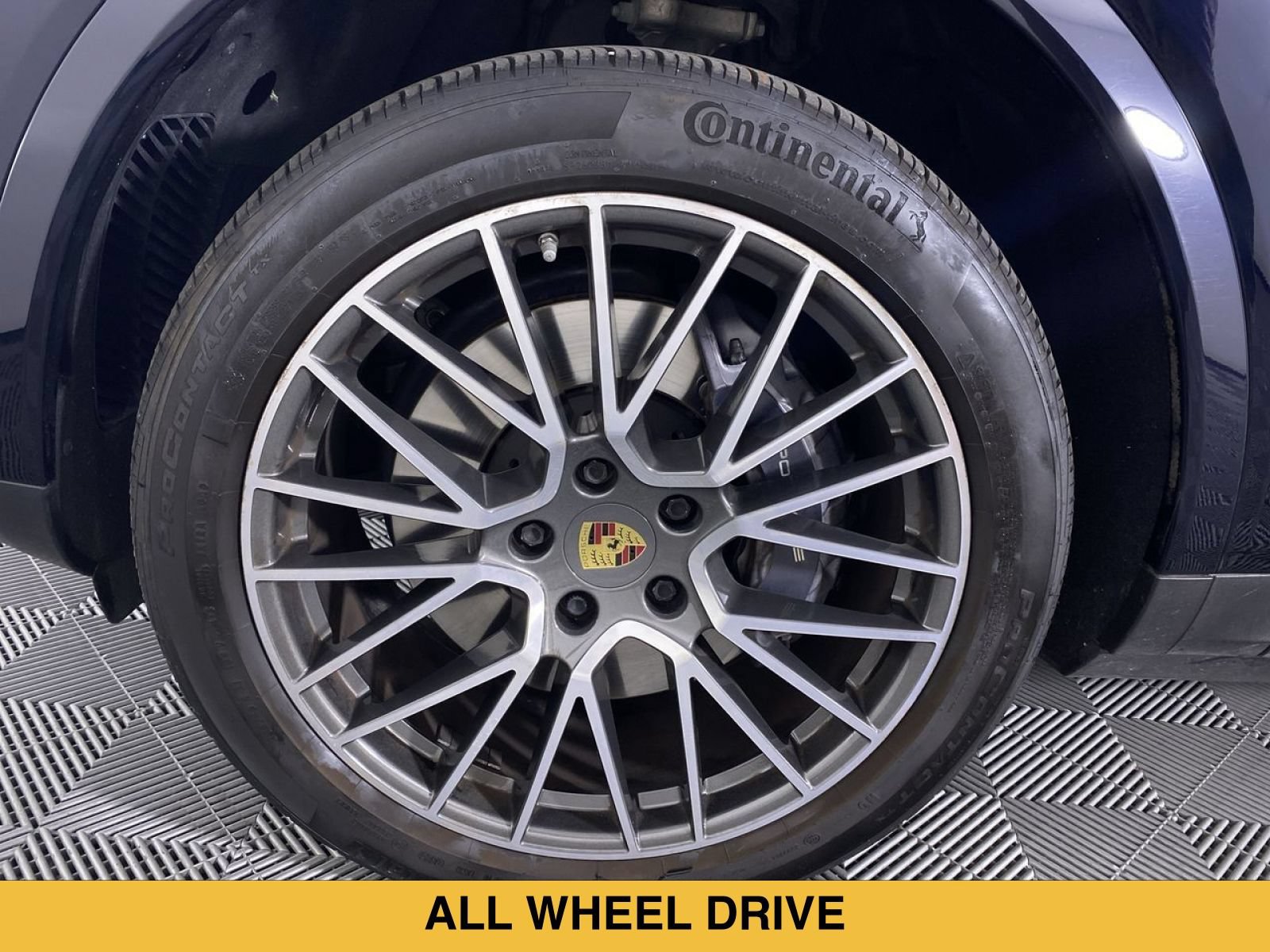 Used 2021 Porsche Cayenne AWD/4WD image 17