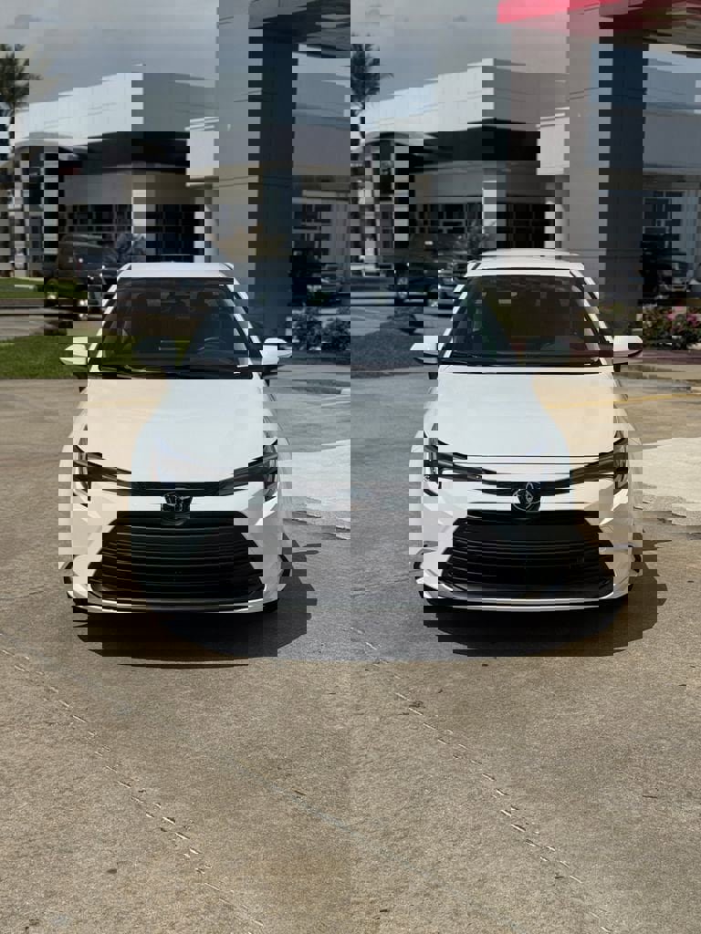 Used 2026 Toyota Corolla LE image 3