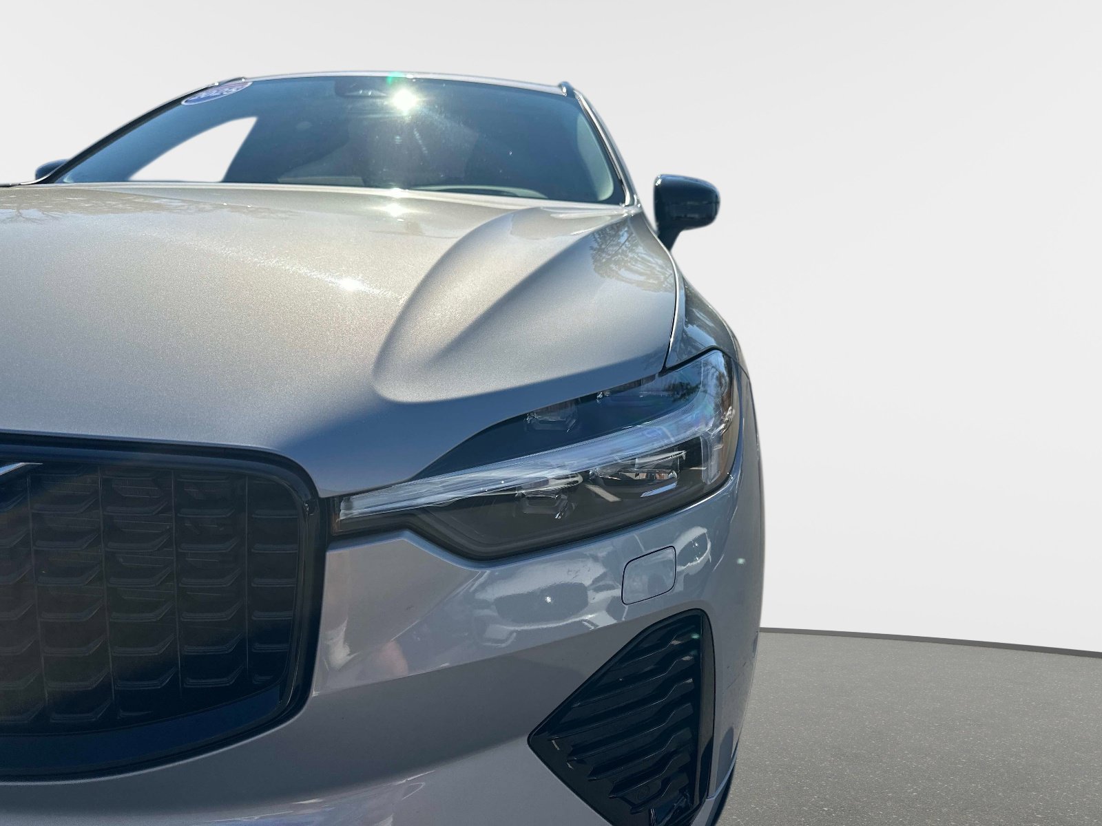 Certified 2025 Volvo XC60 B5 Plus image 8