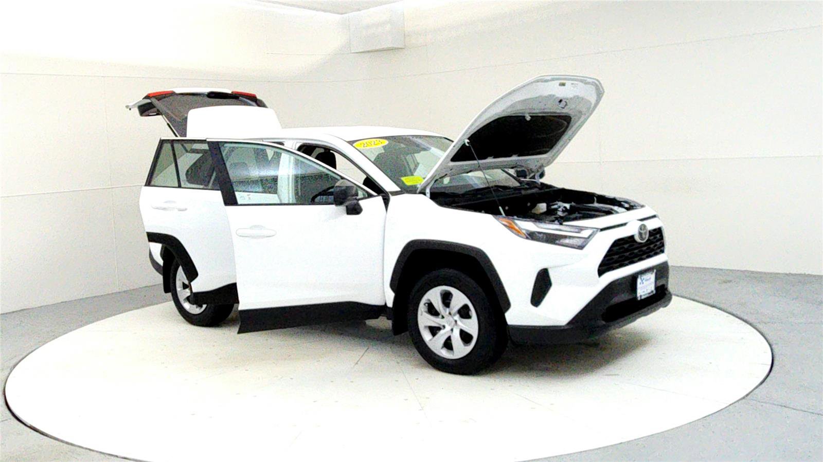 Used 2023 Toyota RAV4 LE image 12