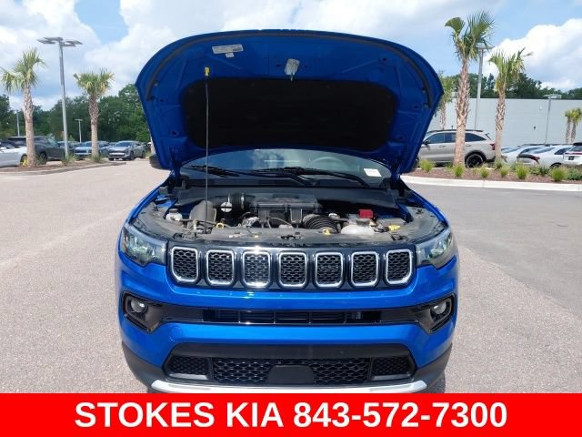 Used 2024 Jeep Compass Limited AWD/4WD image 9