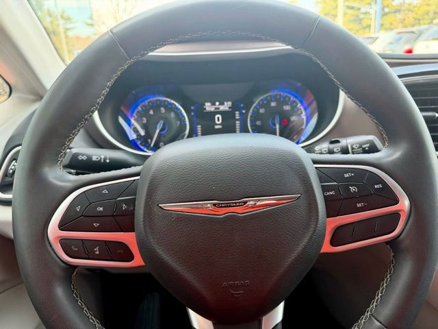 Used 2023 Chrysler Voyager LX image 31