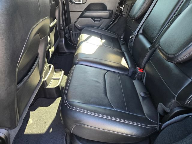 Used 2022 Jeep Wrangler Unlimited Sahara w/ Cold Weather Group AWD/4WD image 11