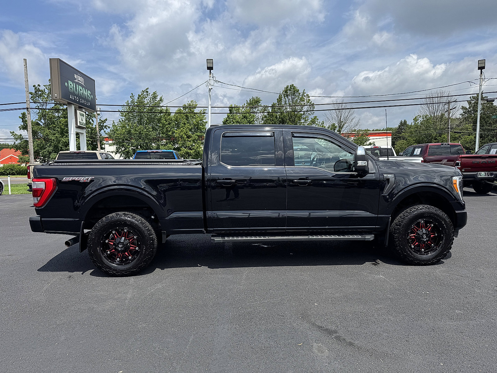Used 2021 Ford F150 Lariat image 2