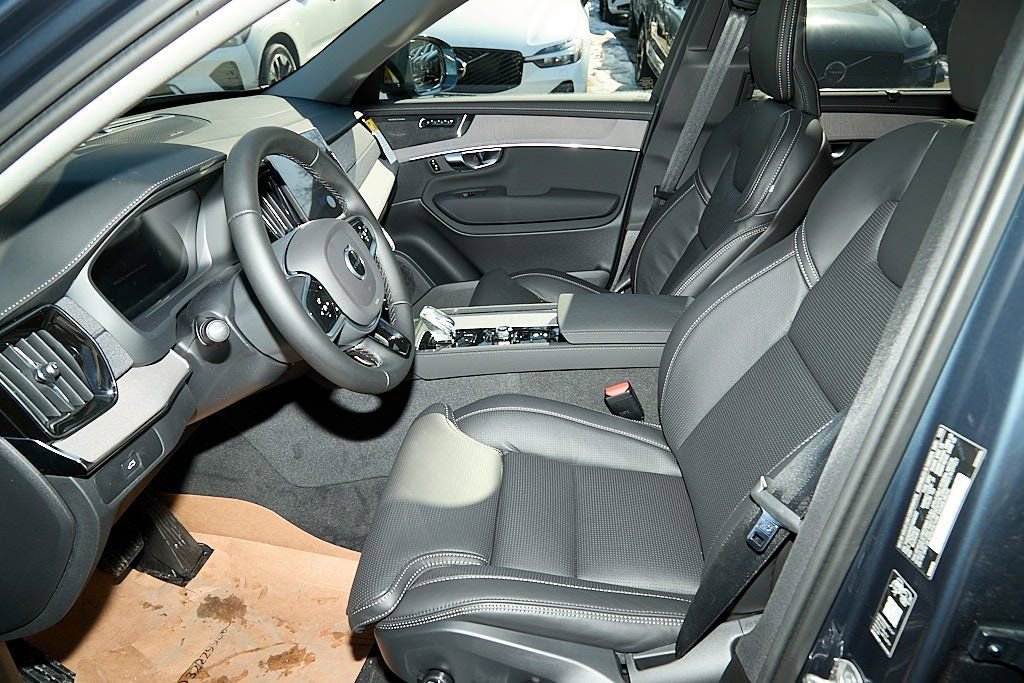 New 2026 Volvo XC90 B6 Ultra w/ Protection Package image 14