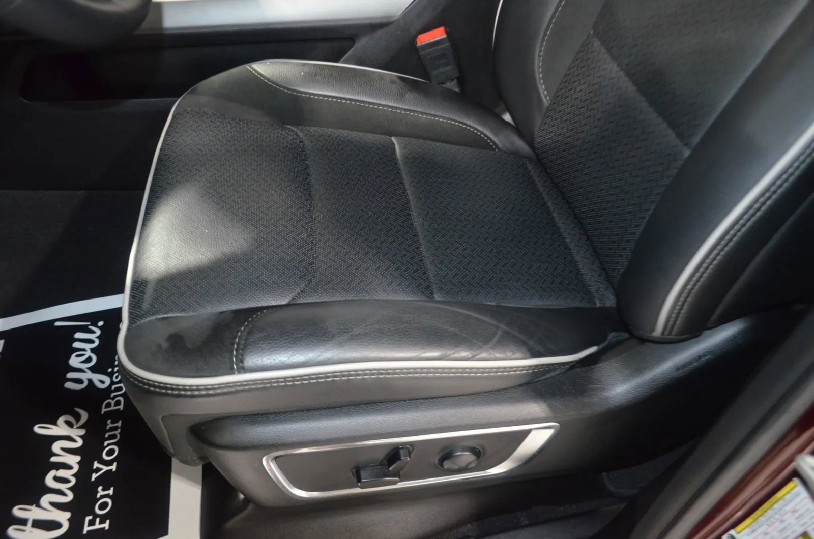 Used 2025 RAM 1500 Laramie image 12