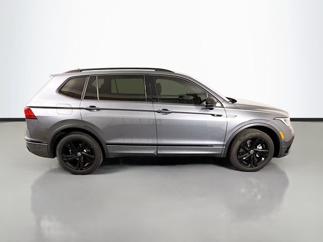 Used 2024 Volkswagen Tiguan SE R-Line AWD/4WD image 8