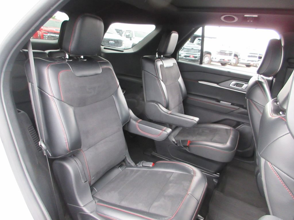 Used 2025 Ford Explorer ST AWD/4WD image 26