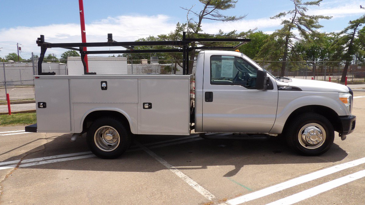 Used 2015 Ford F350 XL RWD image 2