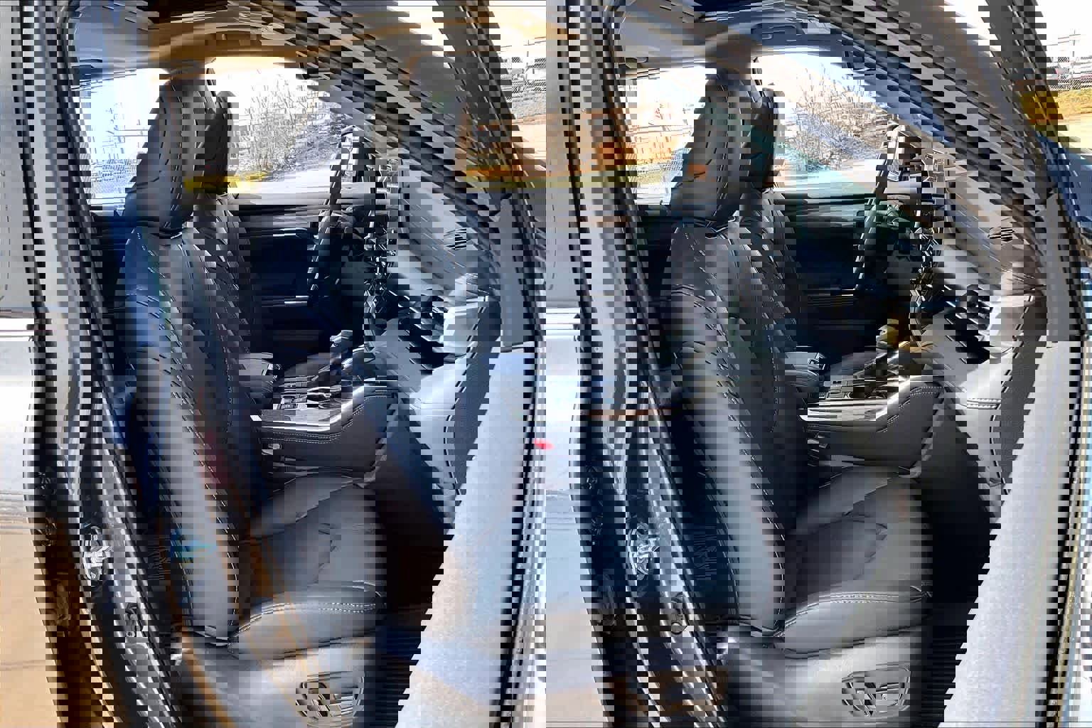 Used 2025 Toyota Highlander Limited image 9