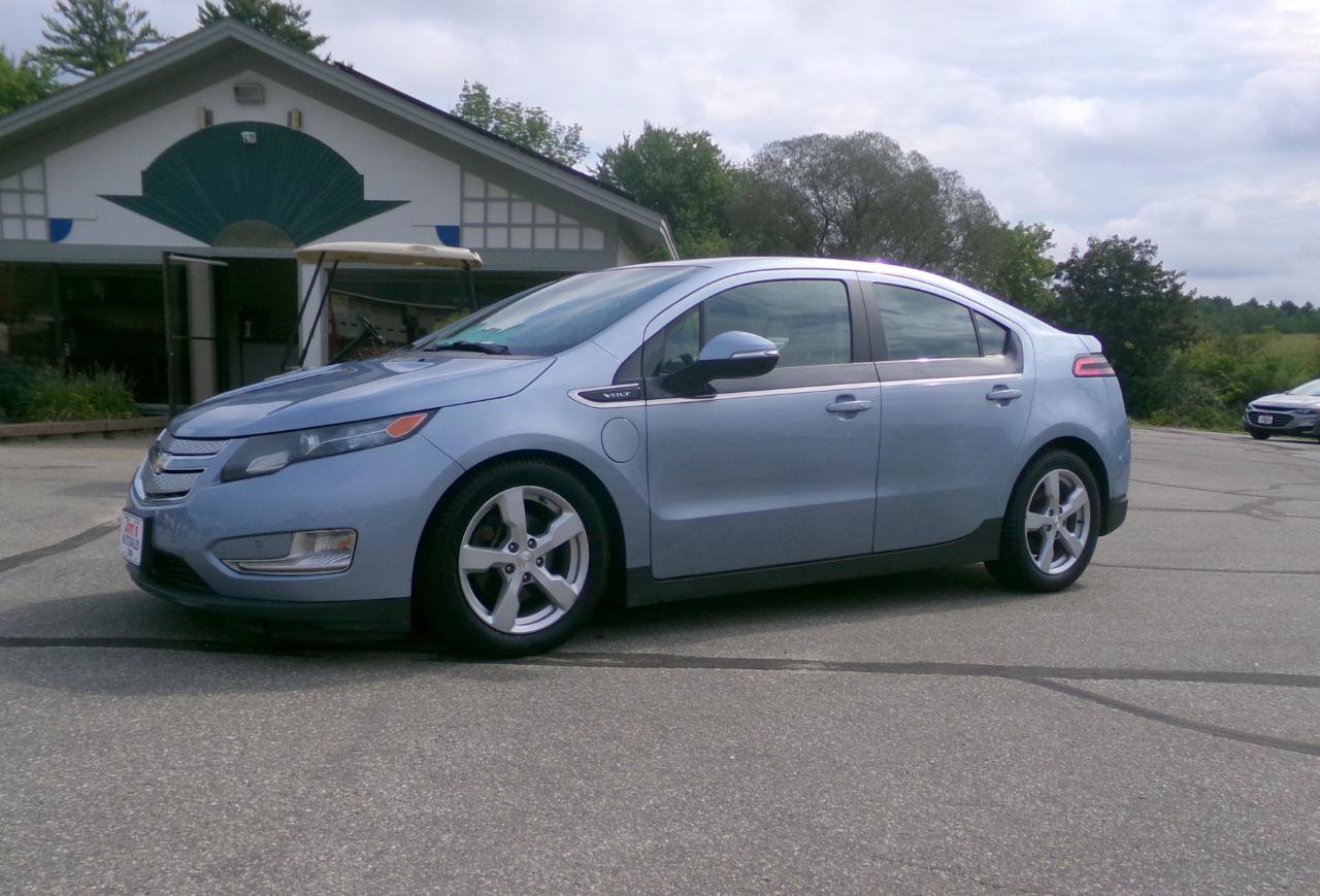 Used 2013 Chevrolet Volt Premium w/ Premium Trim Package FWD image 7
