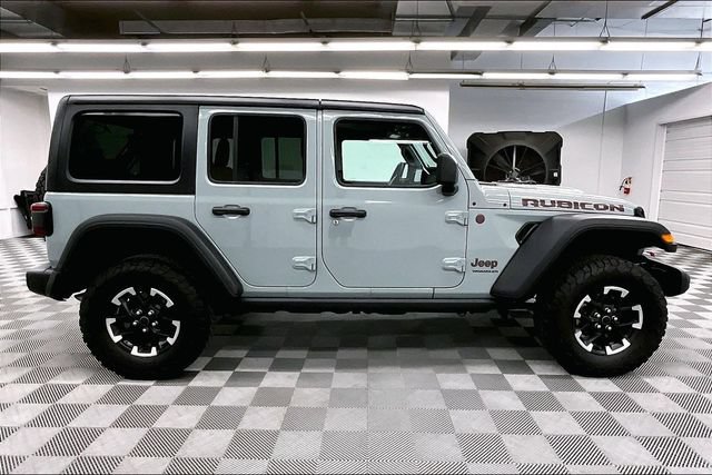 Used 2024 Jeep Wrangler Unlimited Rubicon w/ Dual Top Group AWD/4WD image 14