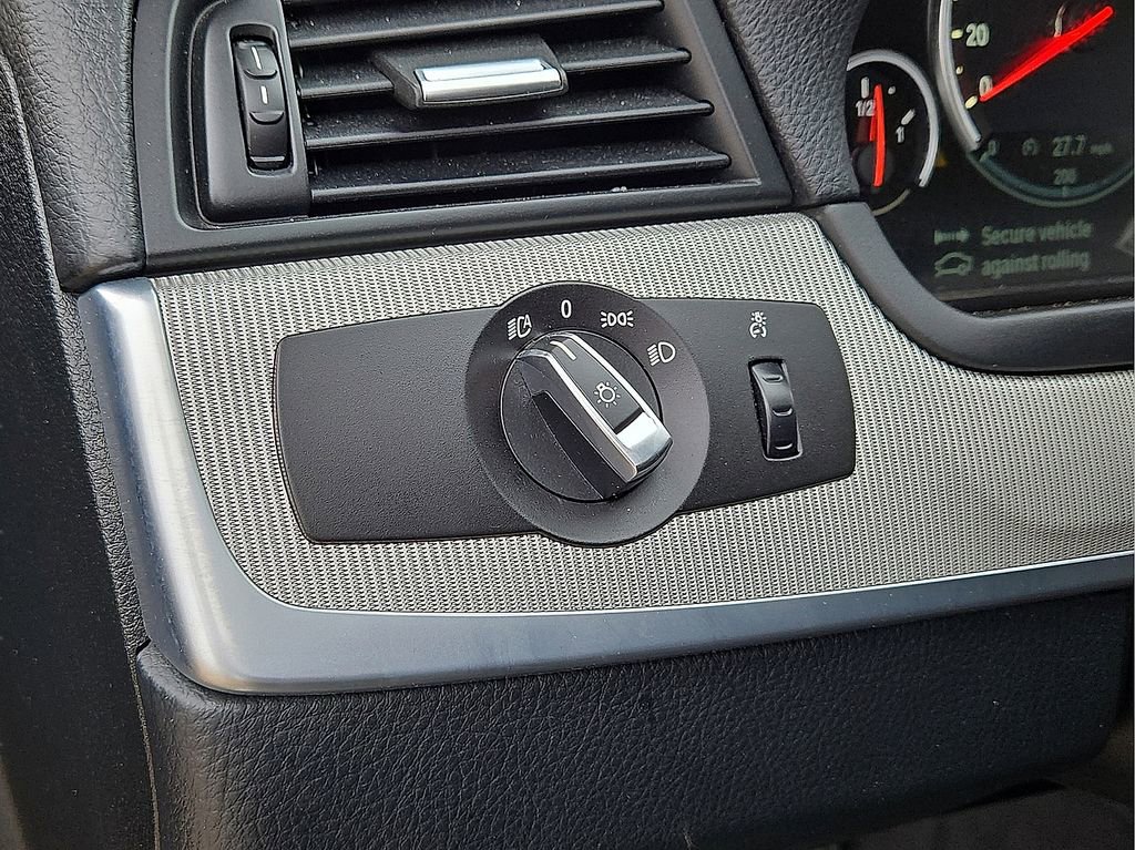 Used 2015 BMW M5 RWD image 23