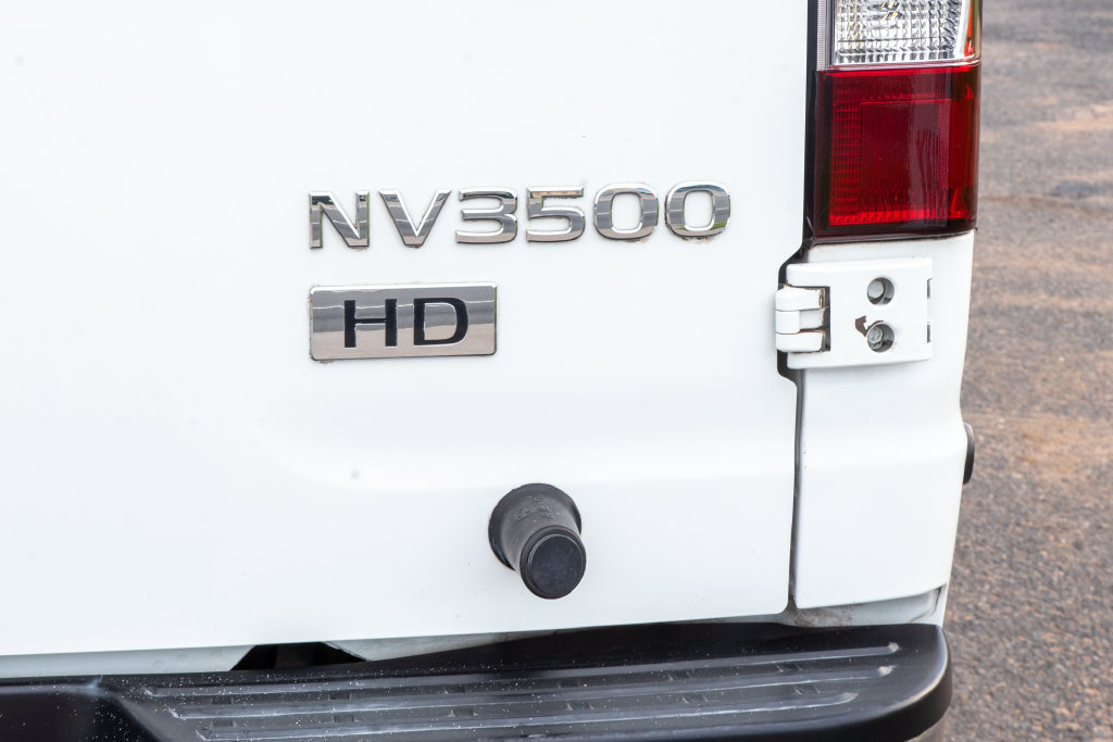 Used 2013 Nissan NV 3500 SV w/ Technology Pkg RWD image 8