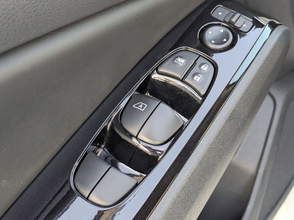 Used 2025 Nissan Altima 2.5 SR image 15