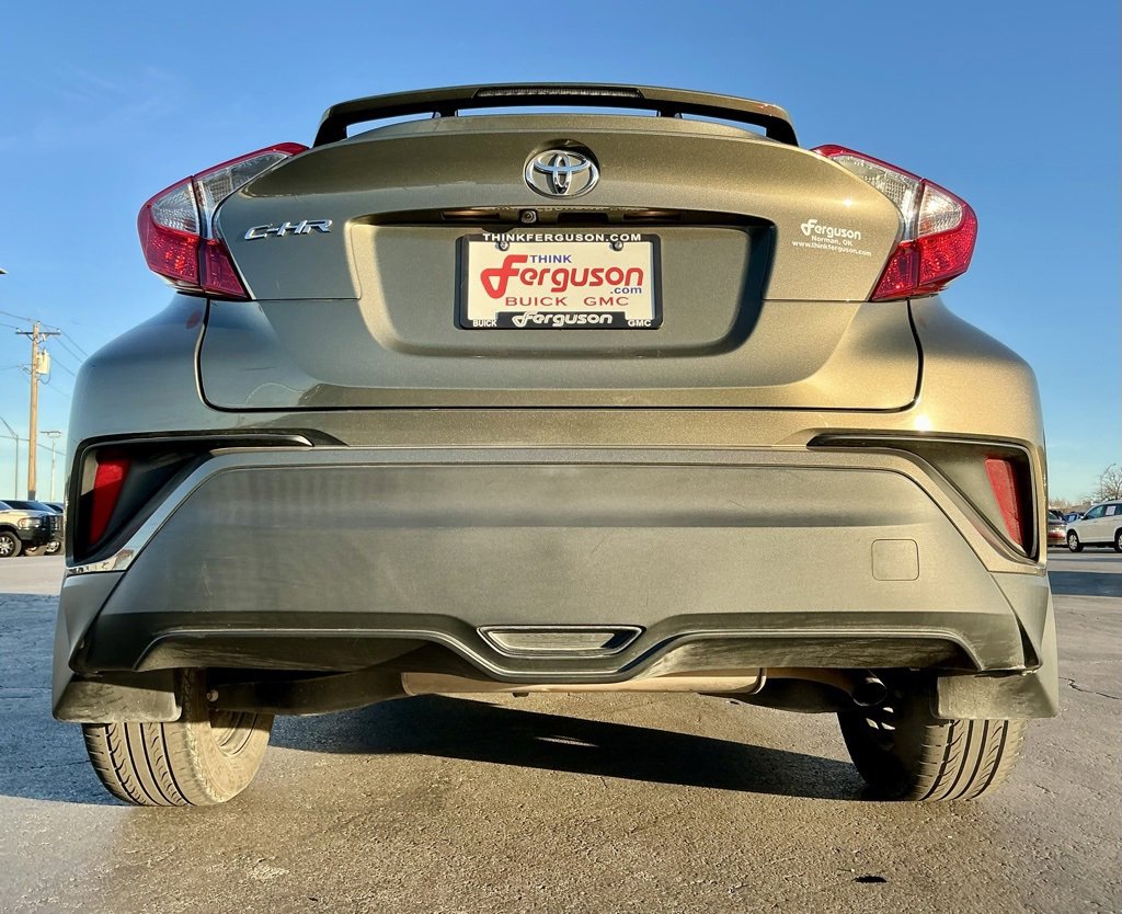 Used 2021 Toyota C-HR LE image 17