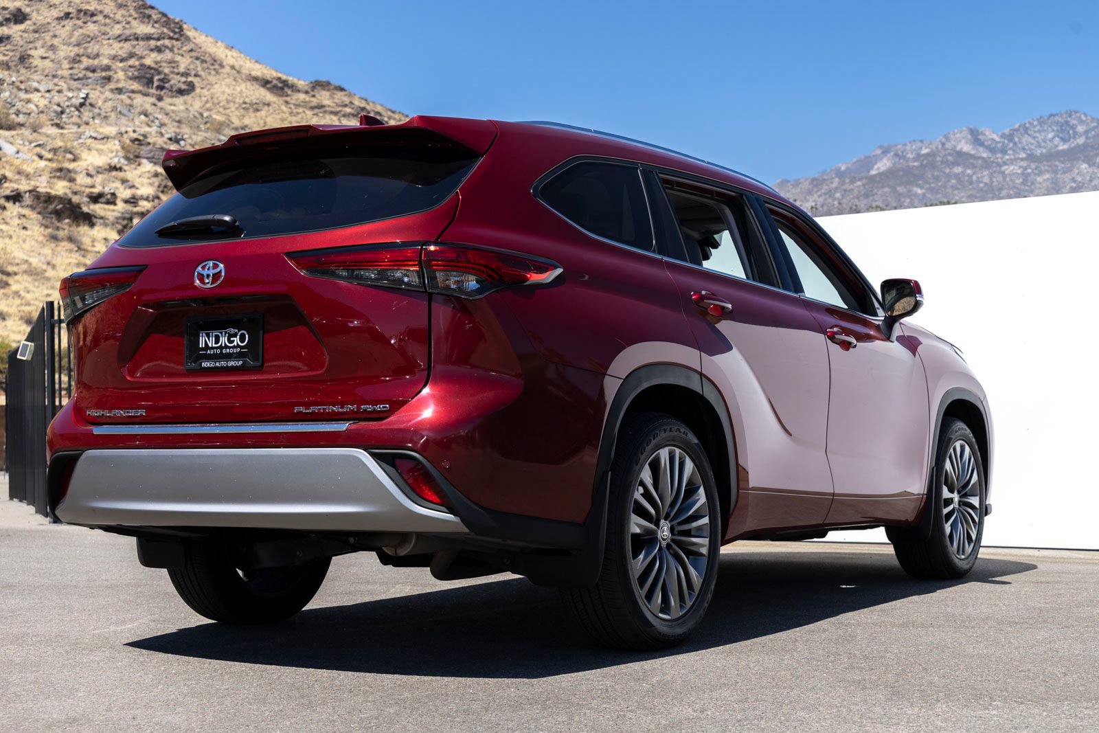 Used 2020 Toyota Highlander Platinum AWD/4WD image 10