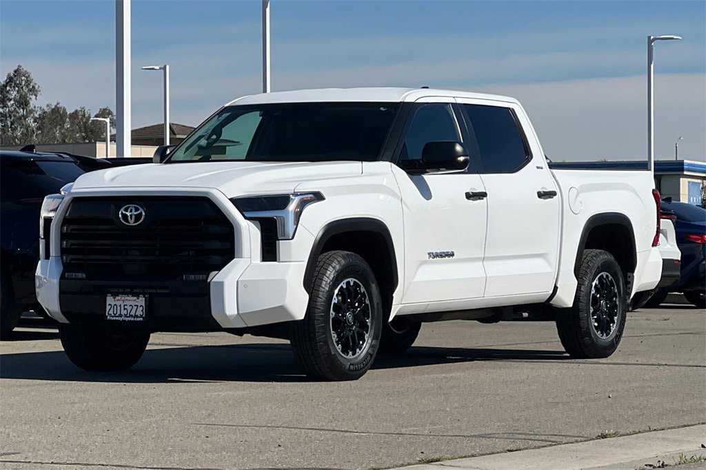 Used 2024 Toyota Tundra SR5 w/ SR5 Convenience Package image 10