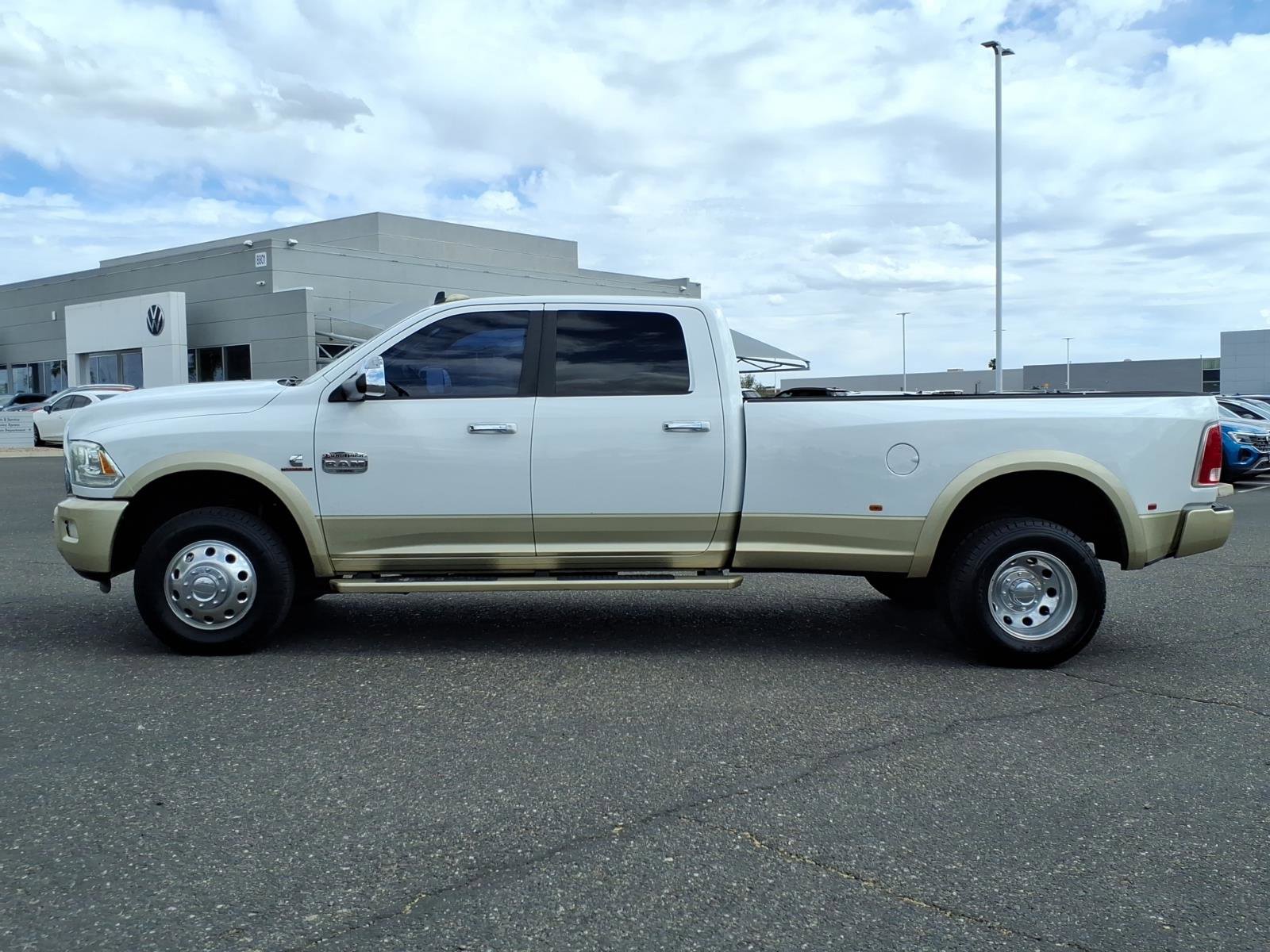 Used 2014 RAM 3500 Laramie Longhorn w/ Convenience Group AWD/4WD image 4