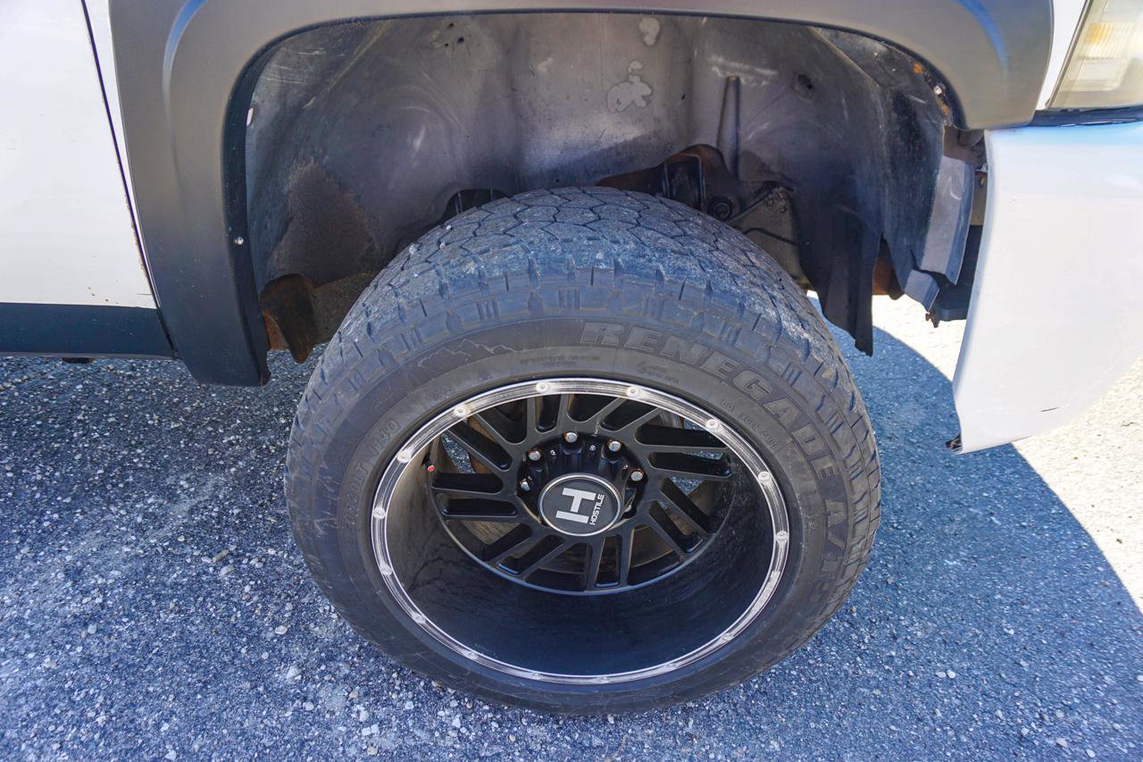 Used 2007 Chevrolet Silverado 2500 LT w/ Suspension Package, Off-Road image 33