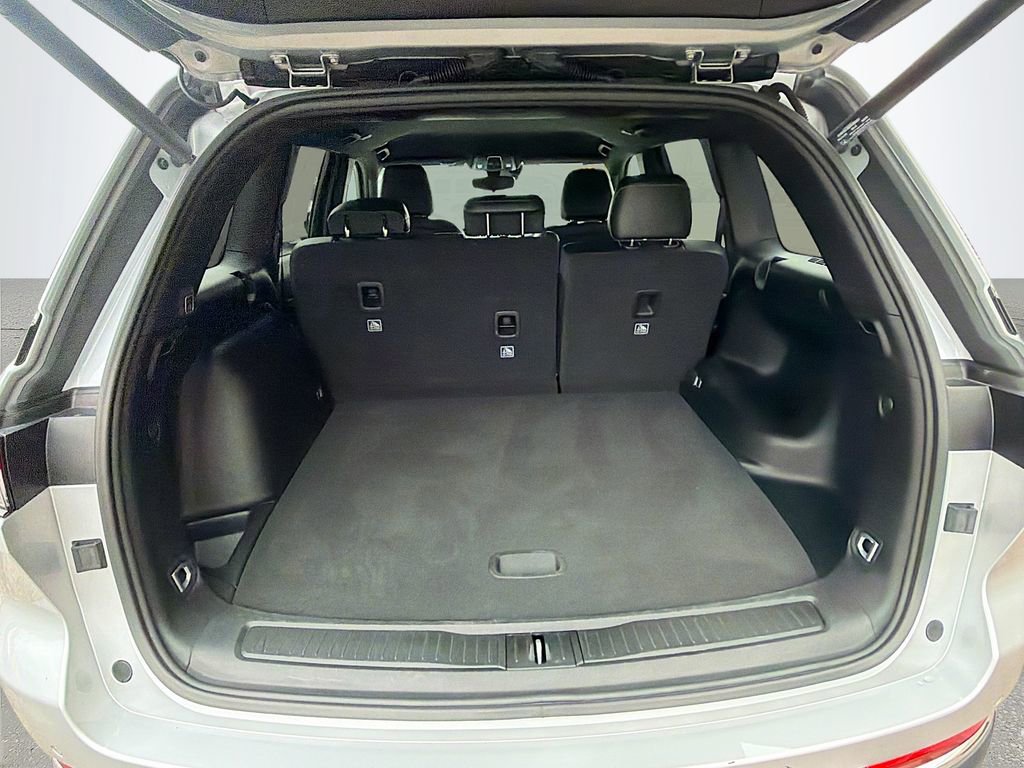 Used 2024 Jeep Grand Cherokee Limited image 13