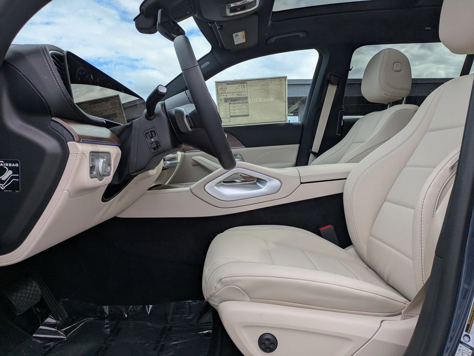 Certified 2026 Mercedes-Benz GLS 450 4MATIC image 17