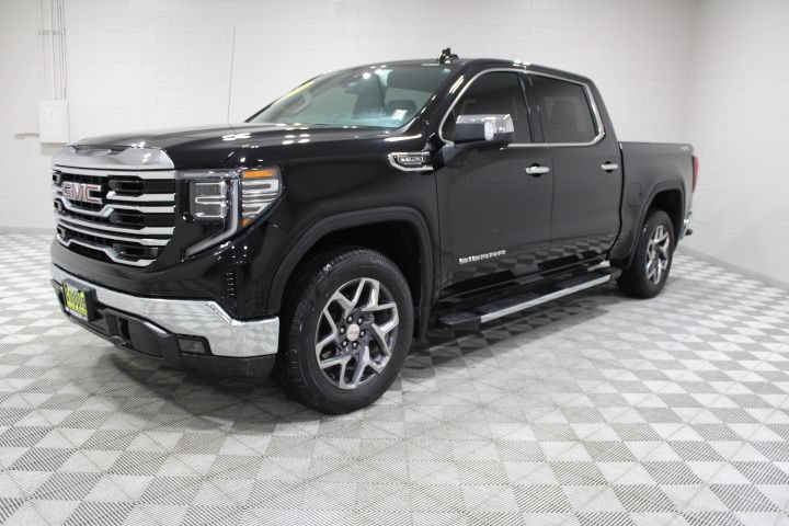 Used 2022 GMC Sierra 1500 SLT w/ SLT Convenience Package AWD/4WD image 7