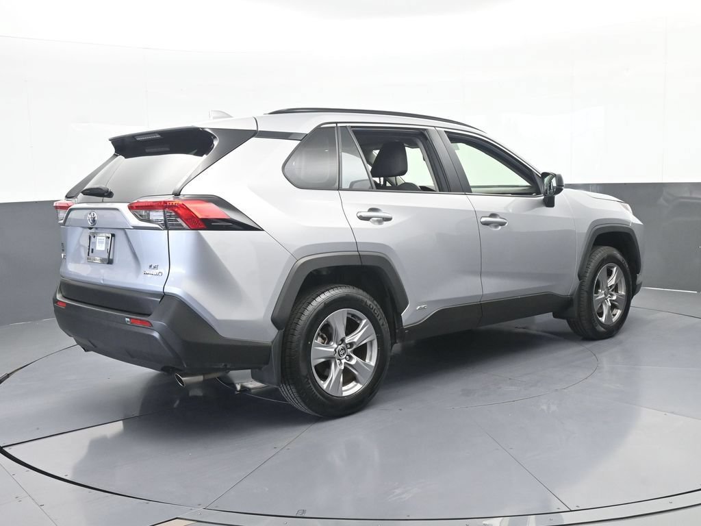 Used 2024 Toyota RAV4 LE AWD/4WD image 6