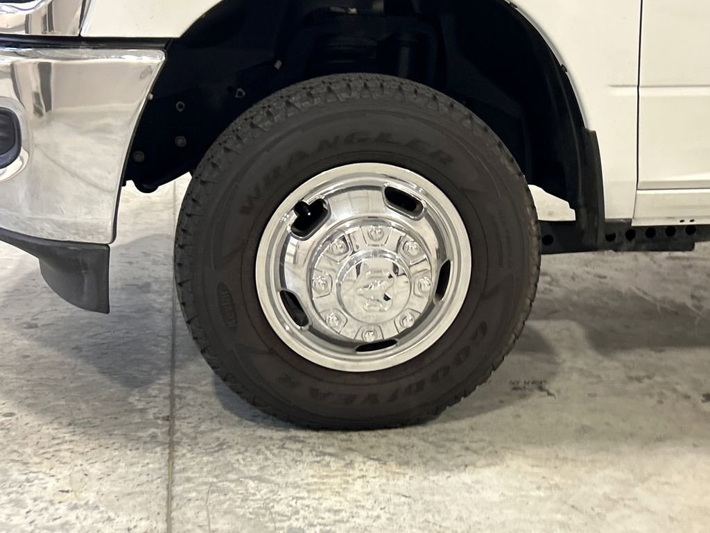 Used 2024 RAM 3500 Tradesman w/ Chrome Appearance Group image 11