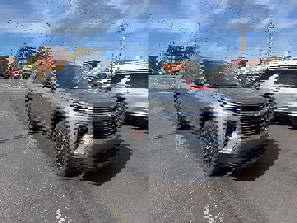 New 2026 Chevrolet Traverse LT w/ Sun and Wheel Package
