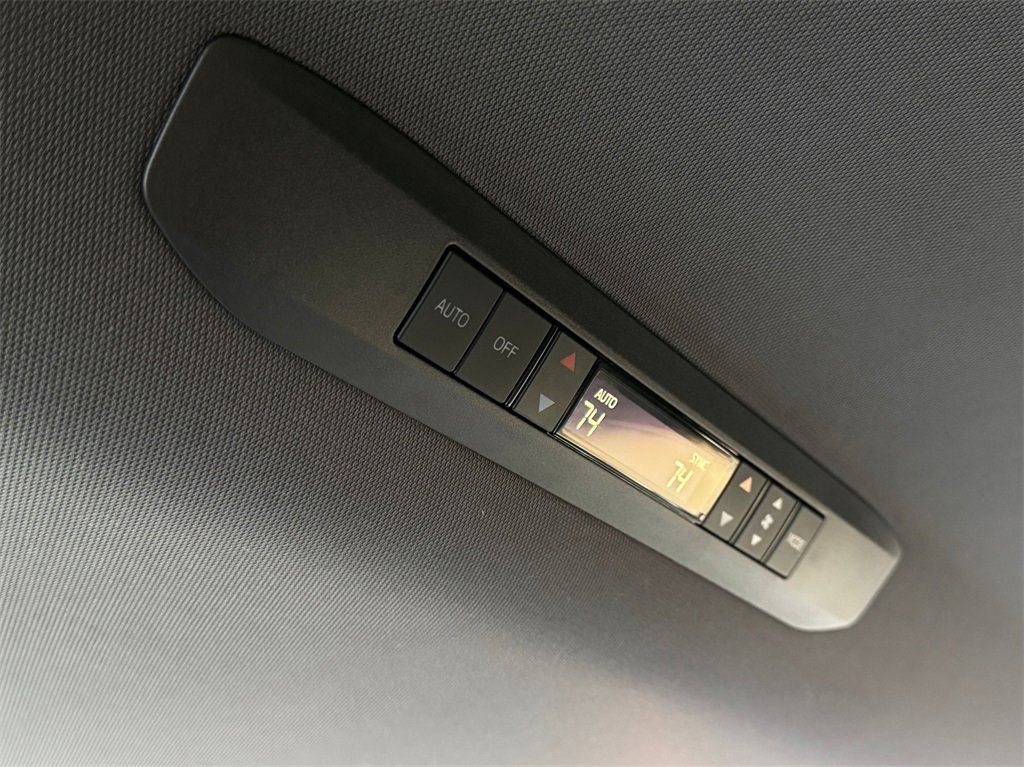 Certified 2022 Toyota Sienna XSE image 41