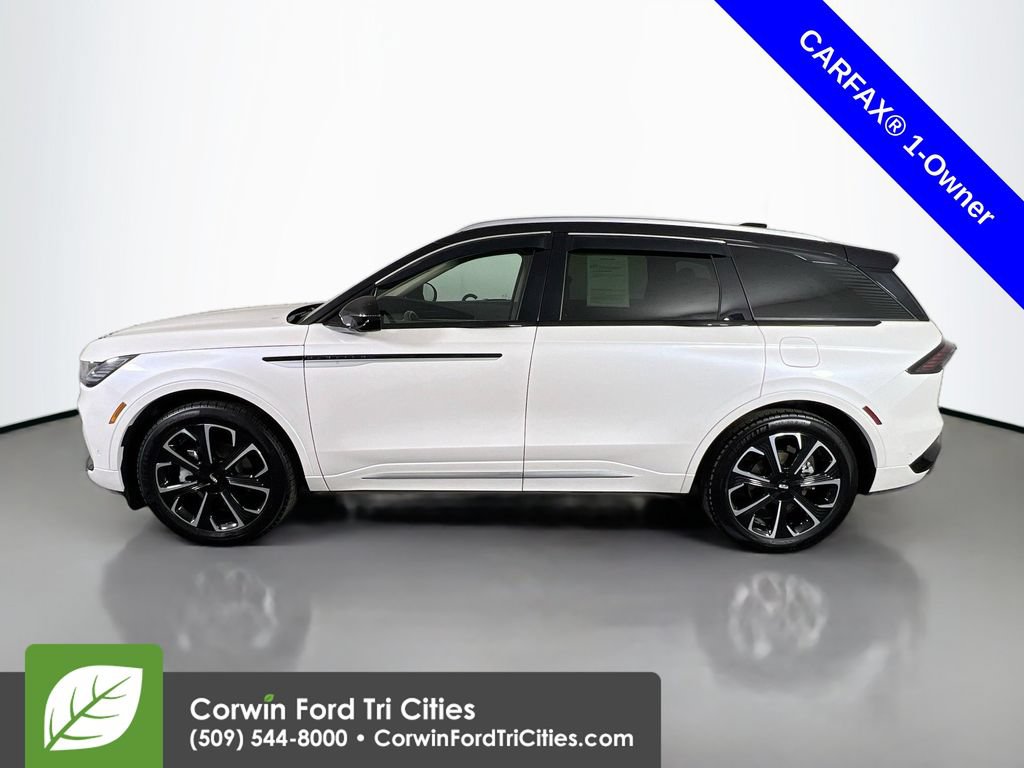 Used 2024 Lincoln Nautilus Reserve AWD/4WD image 6
