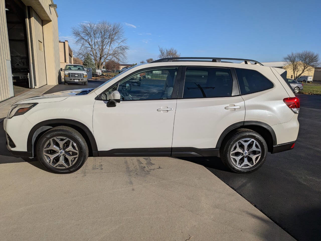 Used 2022 Subaru Forester Premium image 4