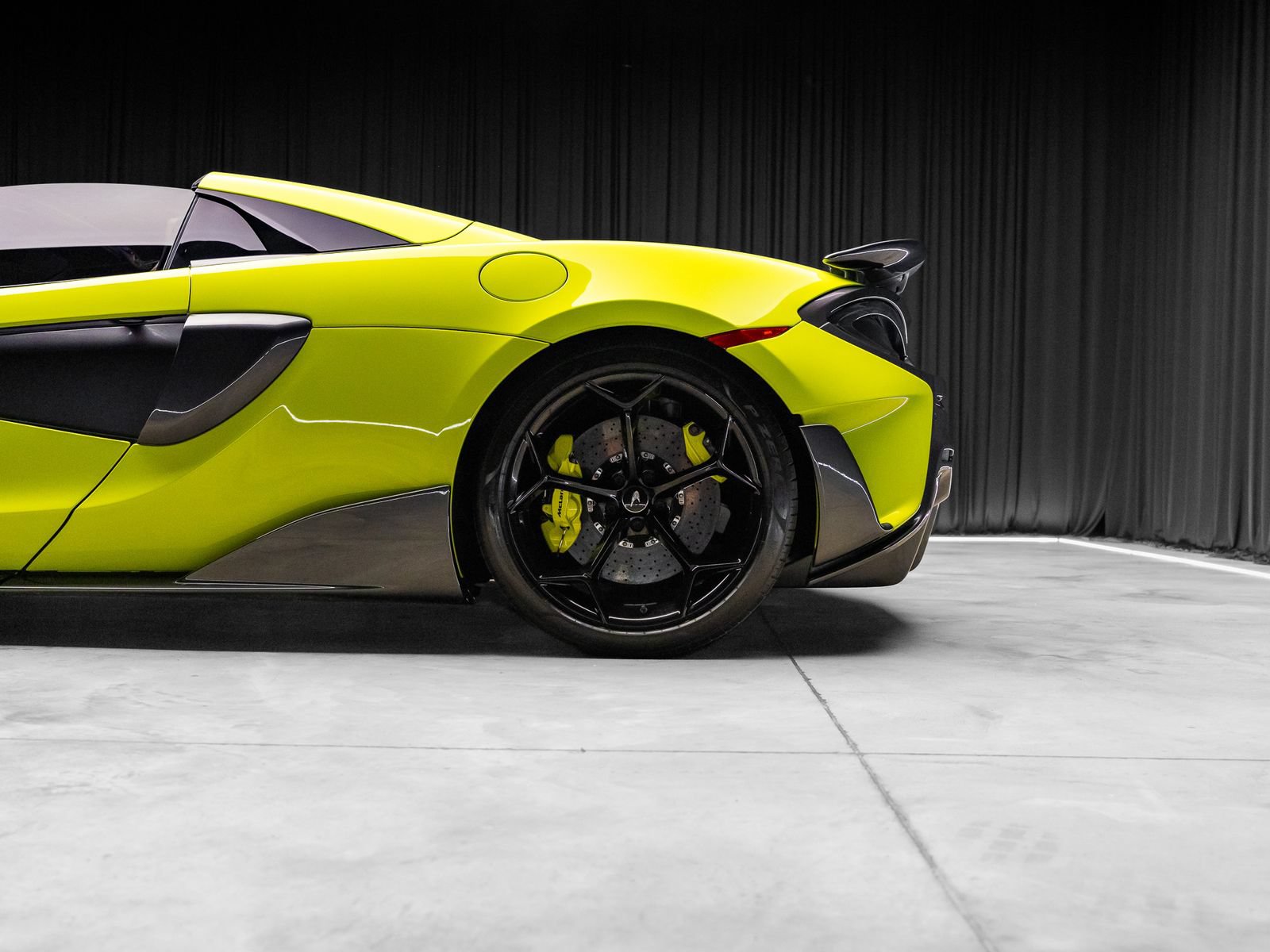Used 2020 McLaren 600LT Spider RWD image 38