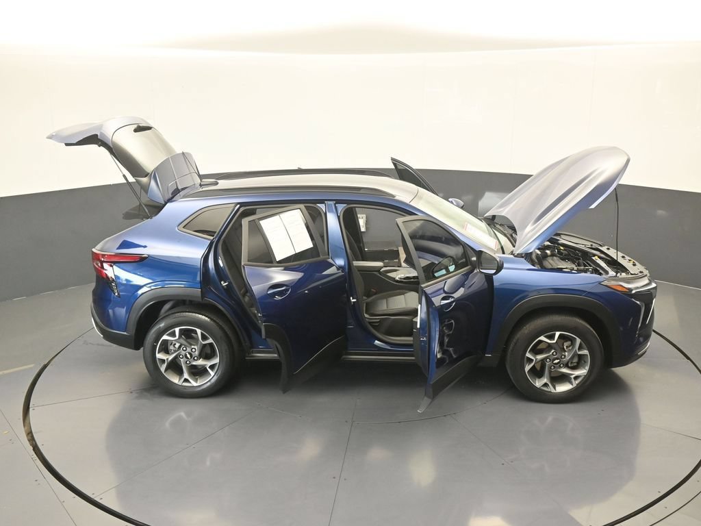 Used 2024 Chevrolet Trax LT FWD image 55