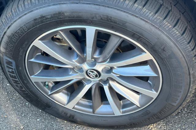 Certified 2019 Toyota Highlander XLE AWD/4WD image 10